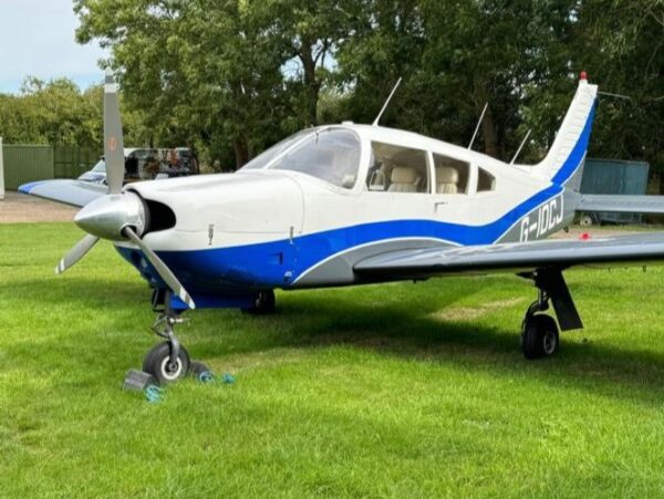 Piper PA28 Arrow II - G-IOCJ - 1973